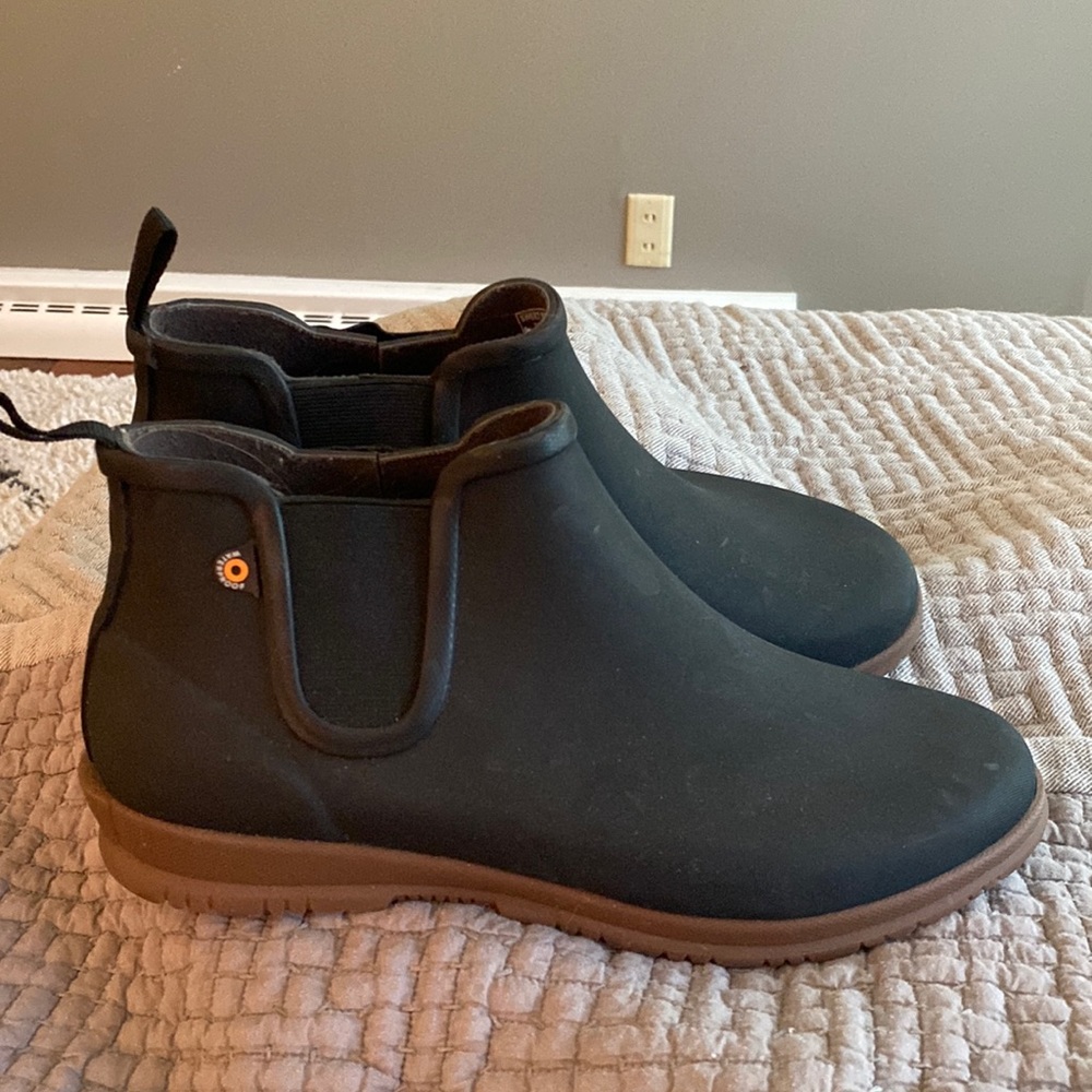 Bogs Black Ankle Rainboots